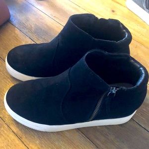 Universal Thread suede type booties with zippers in size 7 ½